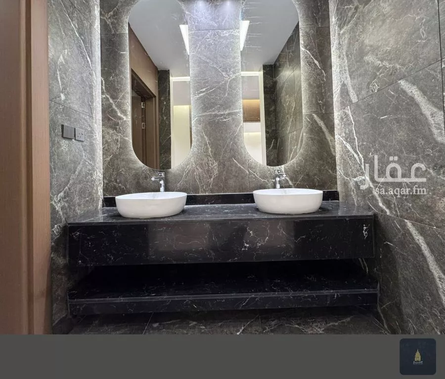 فيلا 10 غرف في الملك فهد 17