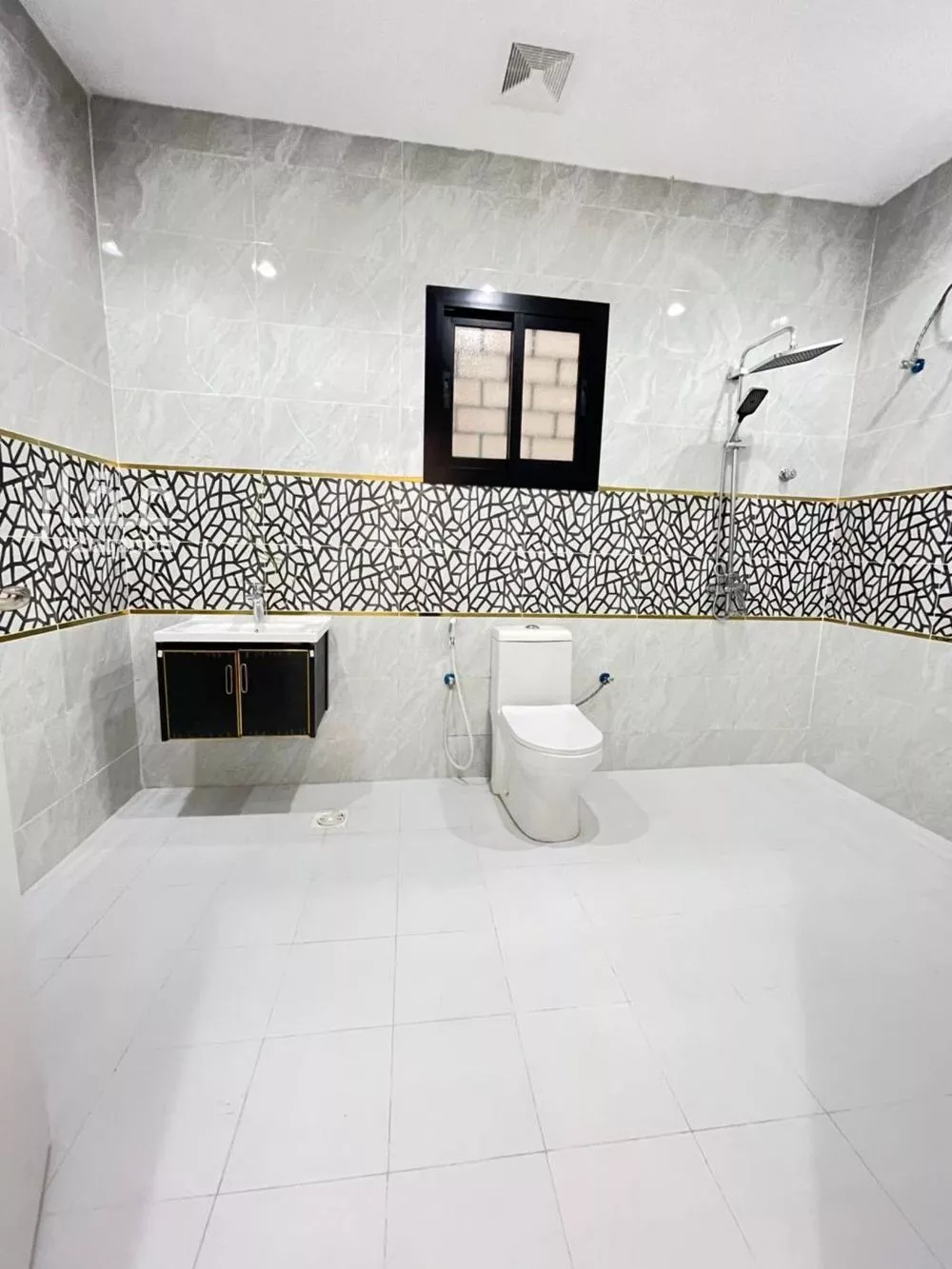 6 bedroom villa in King Fahd 13