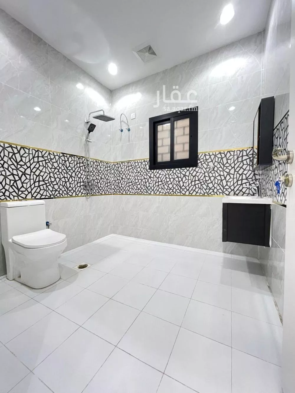 6 bedroom villa in King Fahd 10