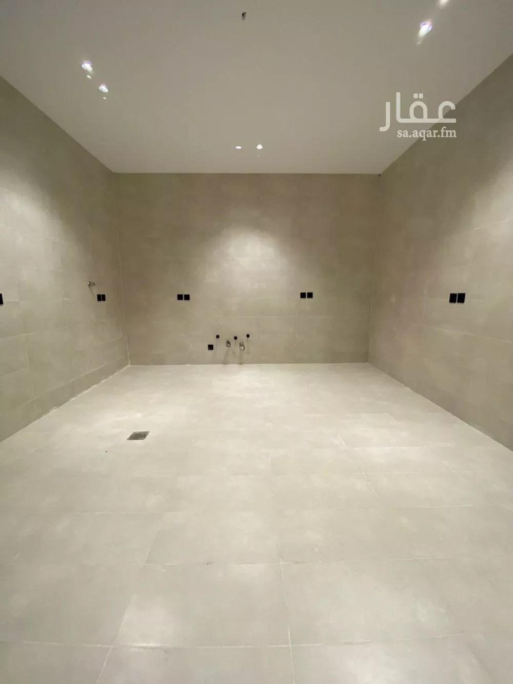 6 bedroom villa in Al Sharayea 11