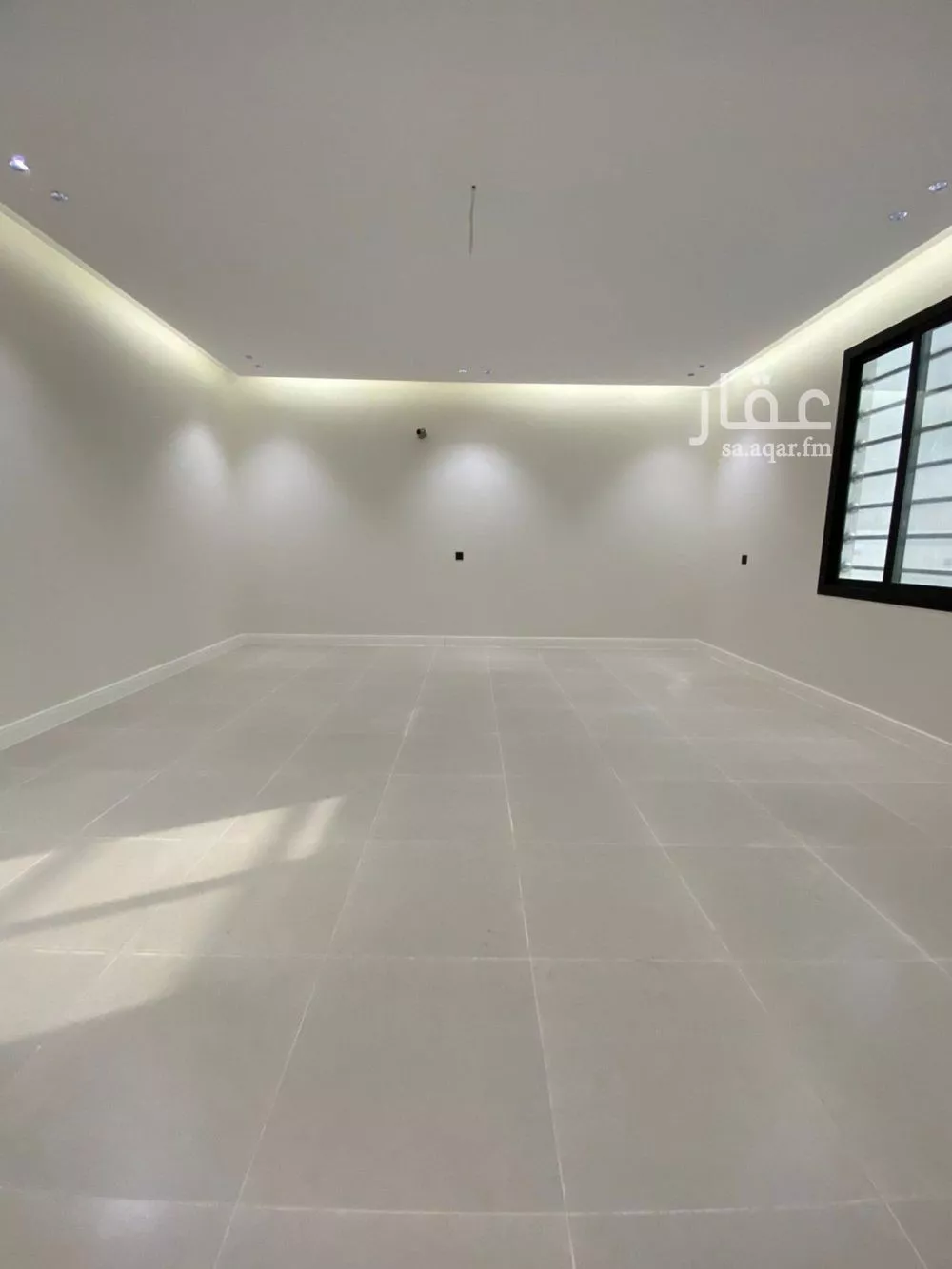6 bedroom villa in Al Sharayea 9