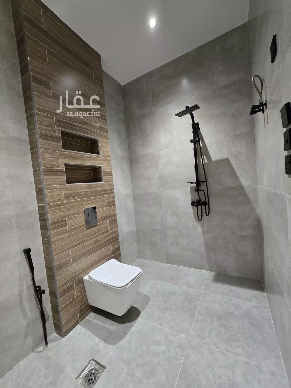 8 bedroom villa in King Fahd 14