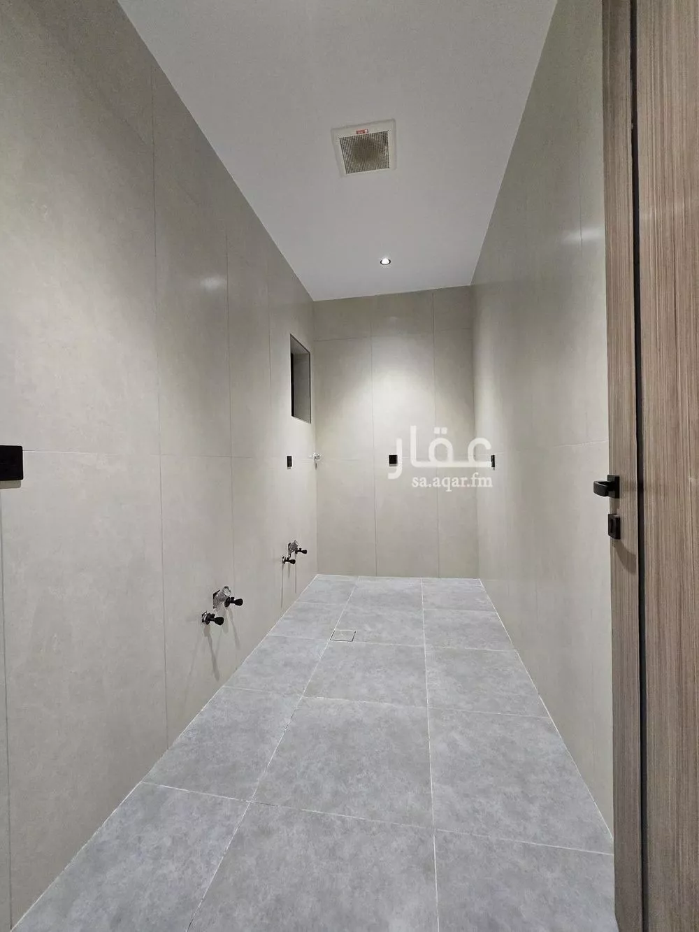 8 bedroom villa in King Fahd 15