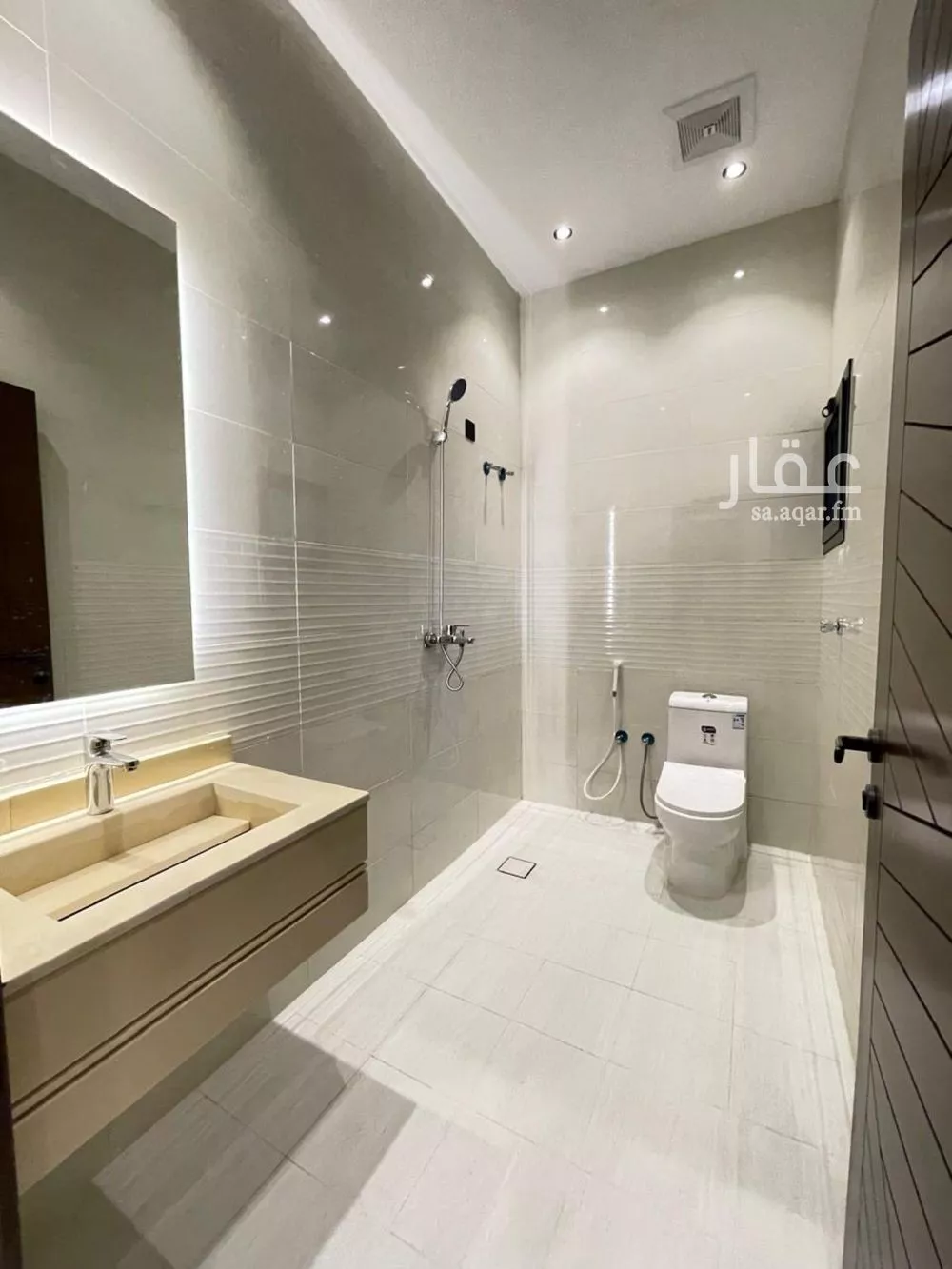 7 bedroom apartment in Al Kakiyyah 3