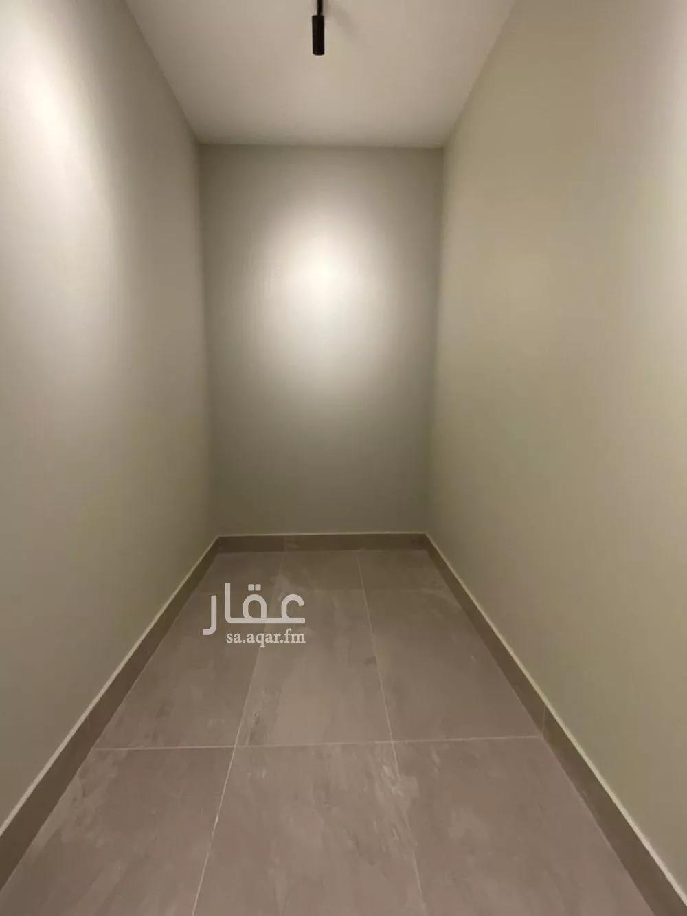 فيلا 9 غرف في الملك فهد 15