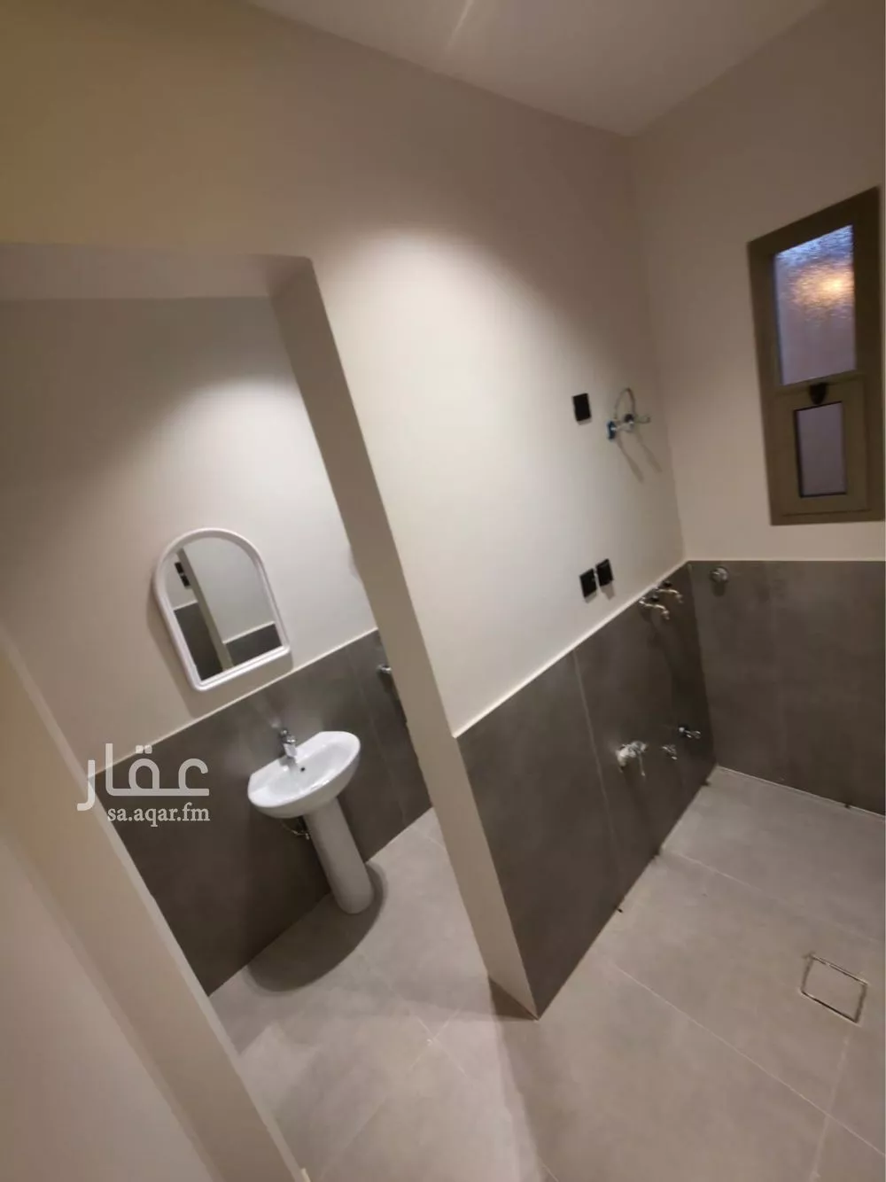 9 bedroom villa in King Fahd 20