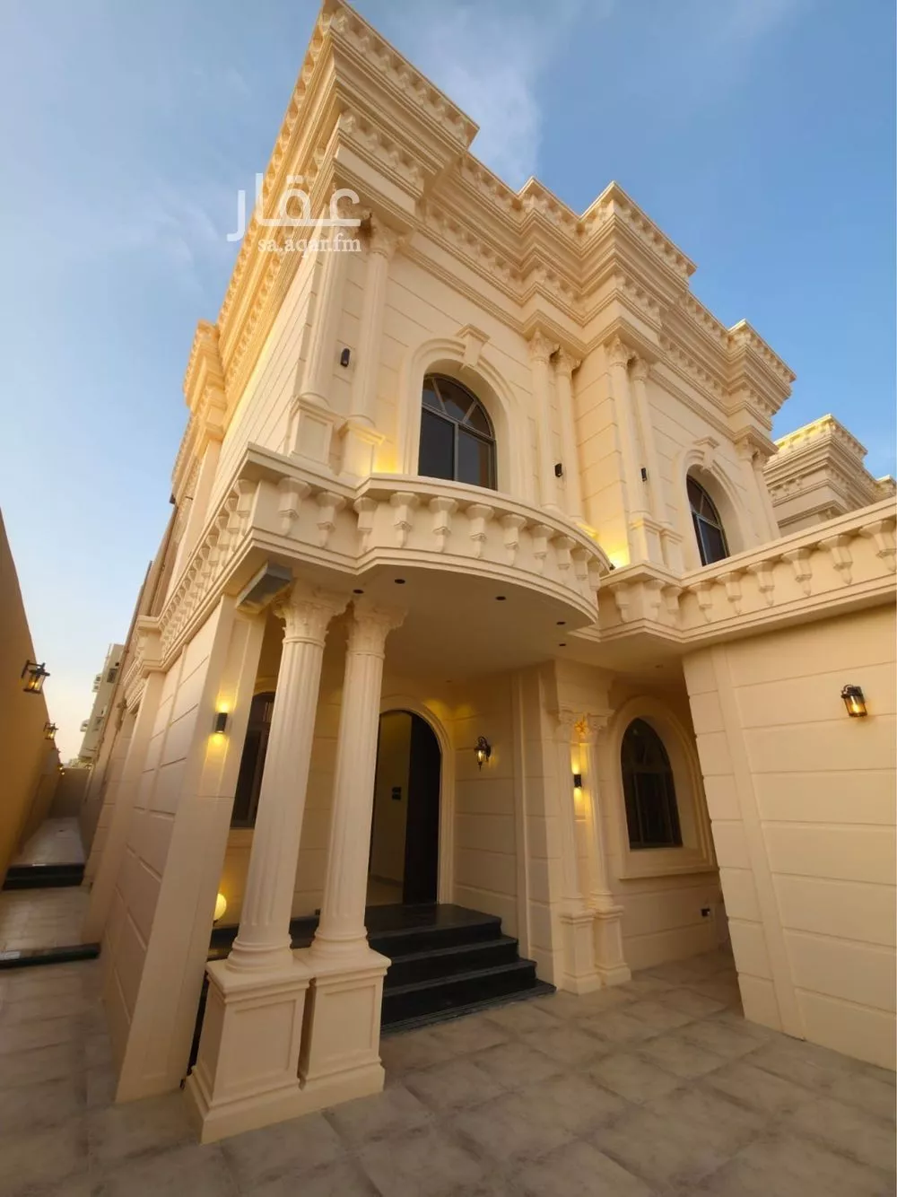 9 bedroom villa in King Fahd 4