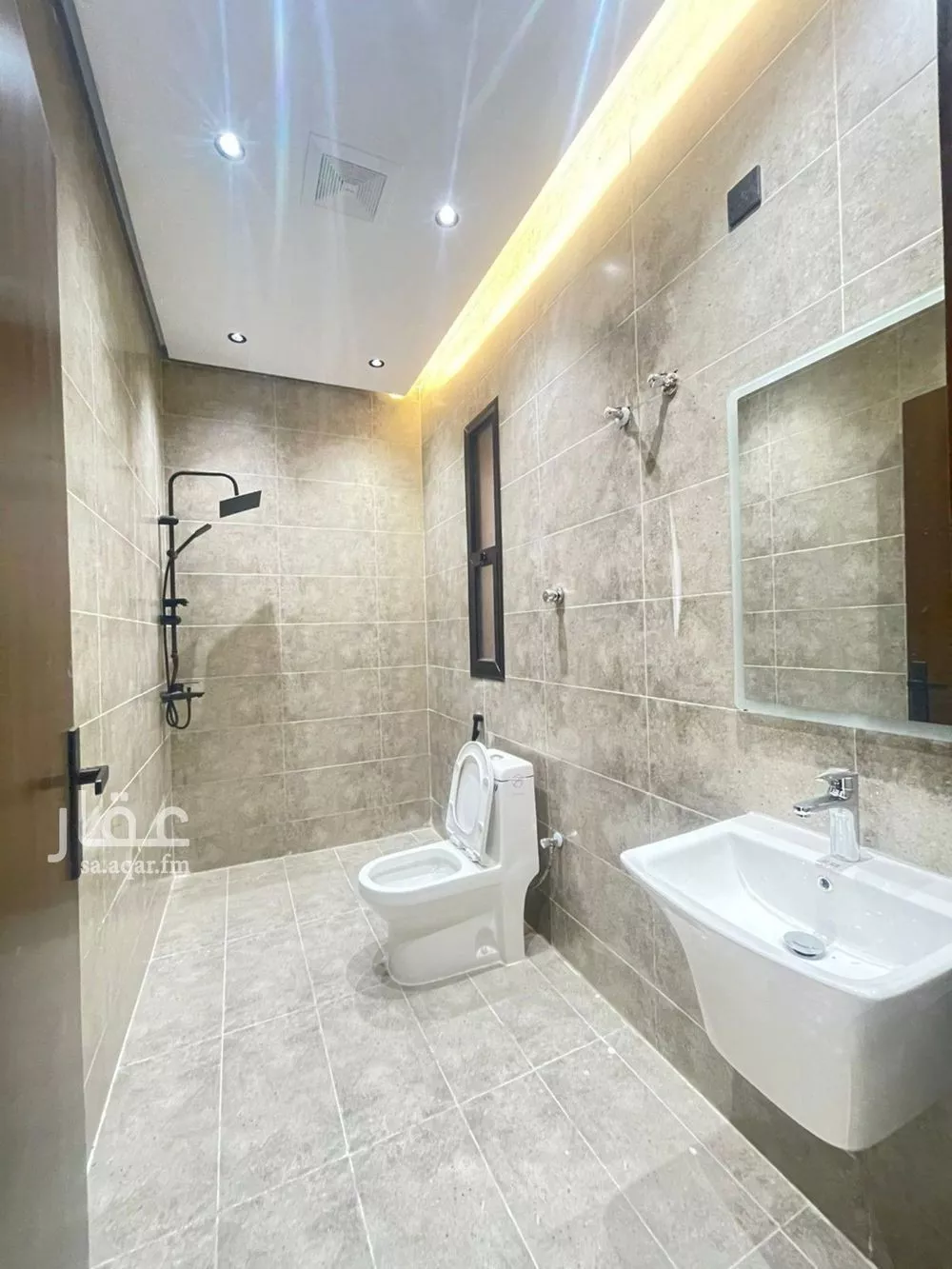 9 bedroom apartment in Al Kakiyyah 20