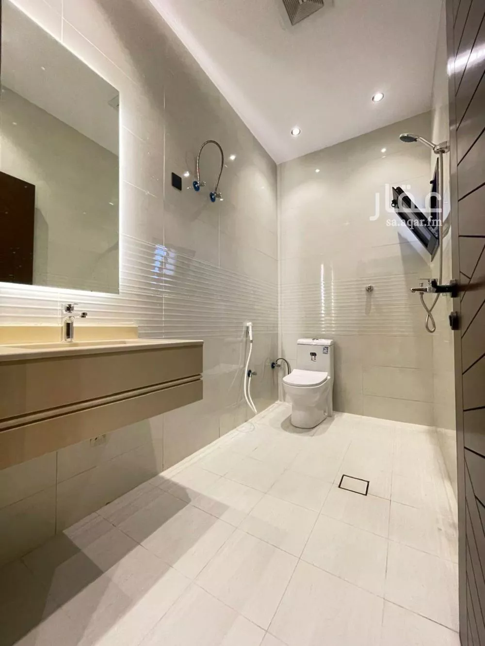 7 bedroom apartment in Al Ukayshiyyah 6