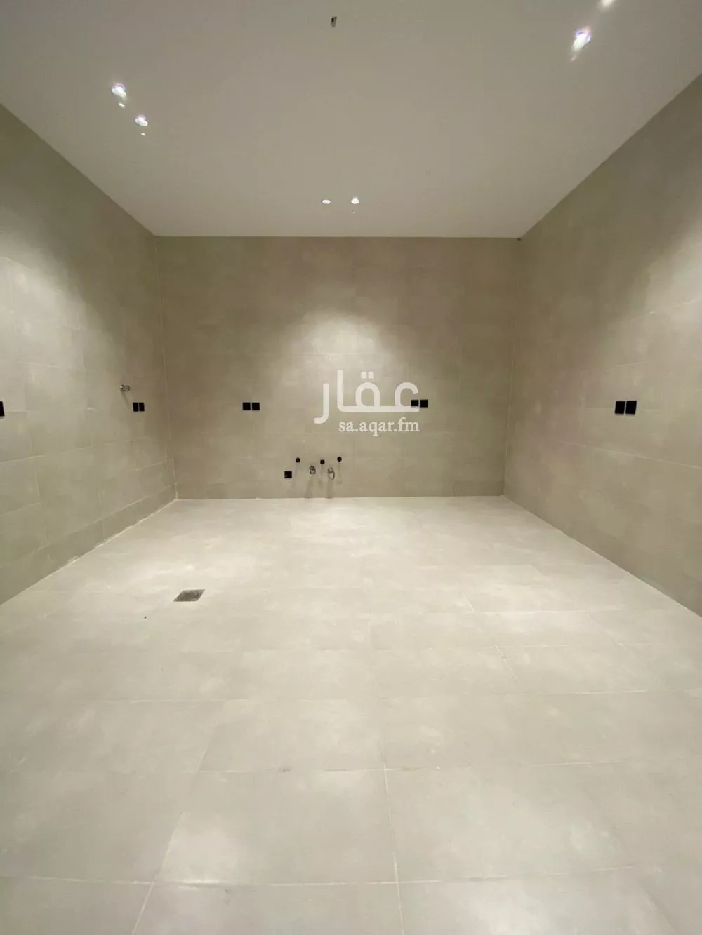 6 bedroom villa in Al Sharayea 13
