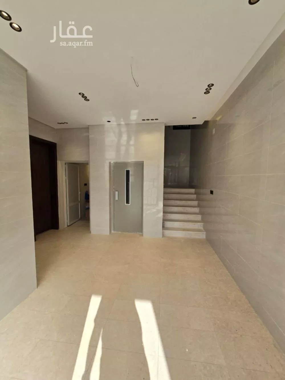 8 bedroom villa in King Fahd 15