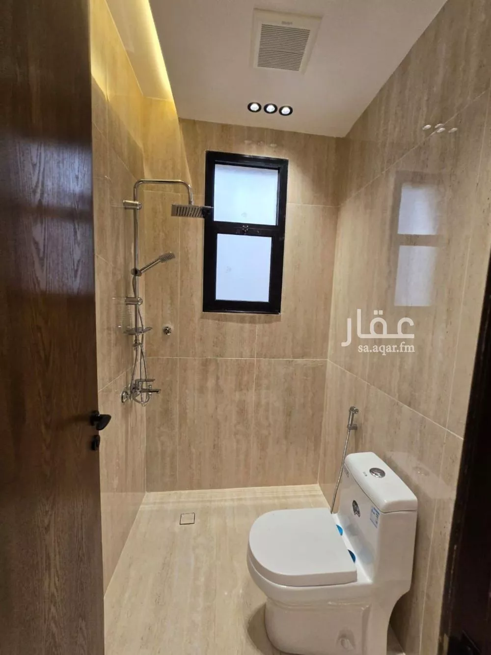 8 bedroom villa in King Fahd 19
