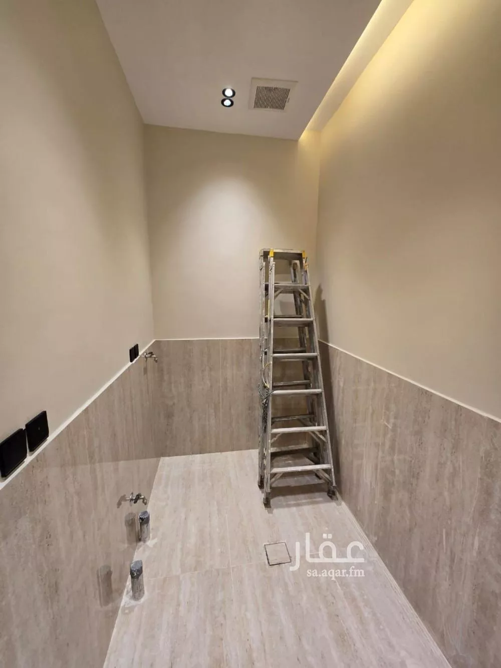 8 bedroom villa in King Fahd 21
