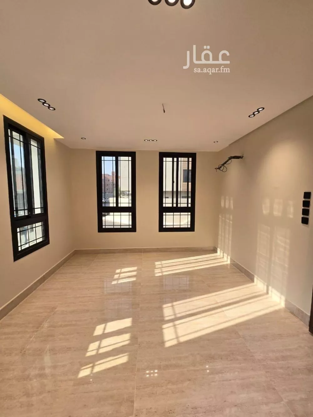 8 bedroom villa in King Fahd 23