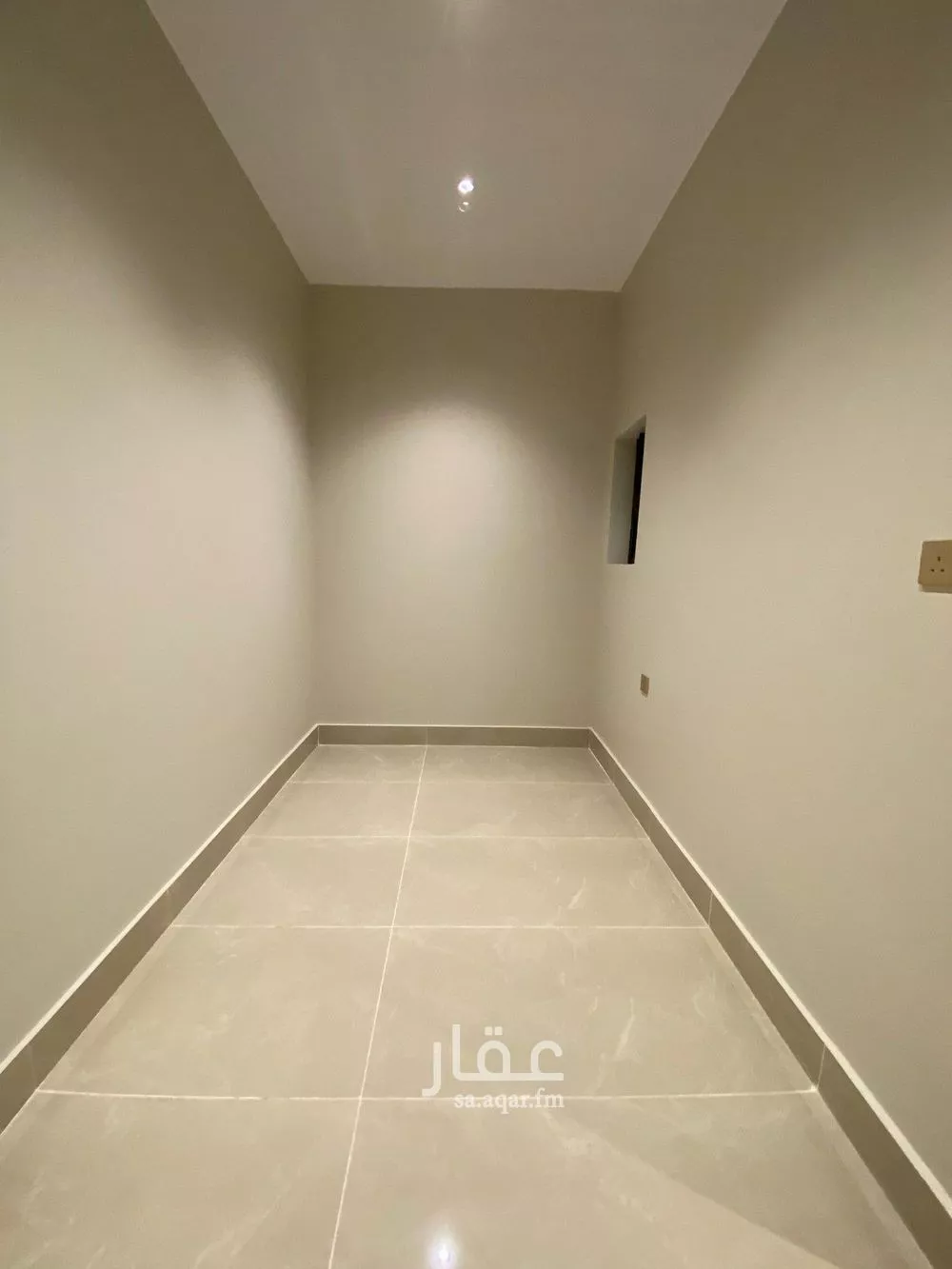 فيلا 8 غرف في العوالي 15