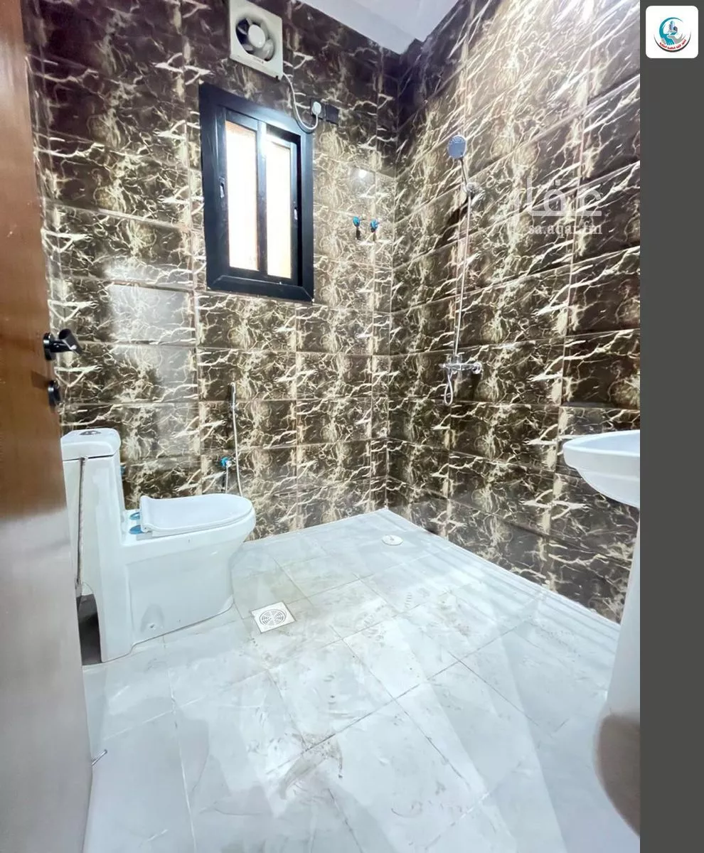 6 bedroom villa in Al Ukayshiyyah 4
