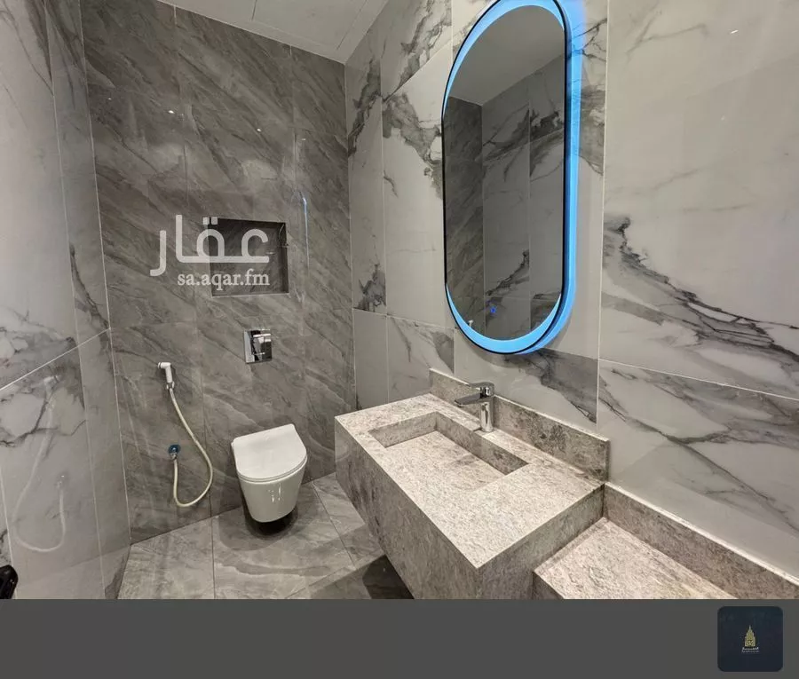 فيلا 8 غرف في الملك فهد 19
