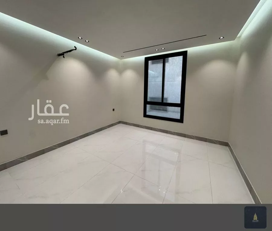 فيلا 8 غرف في الملك فهد 24