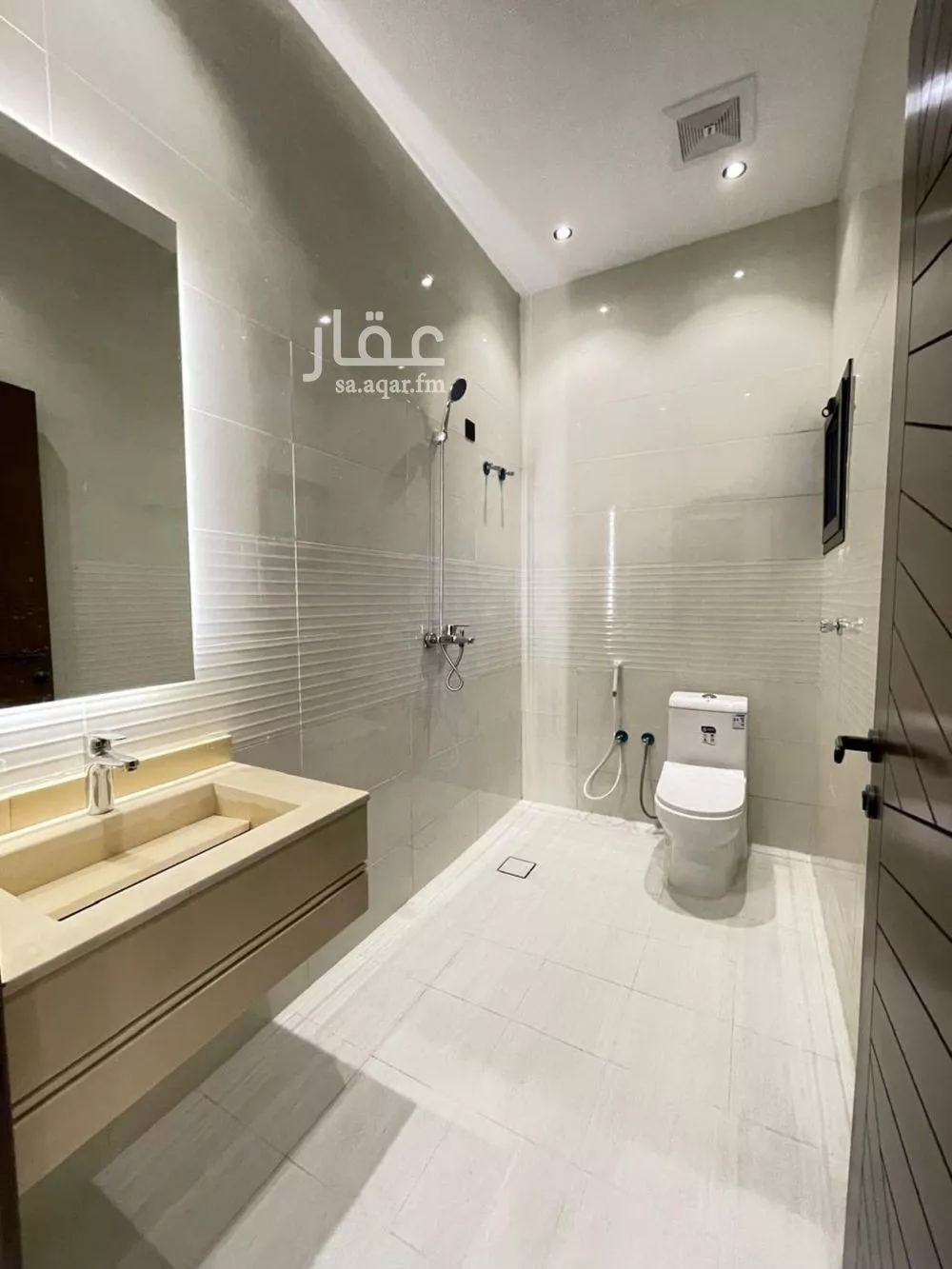 7 bedroom apartment in Al Ukayshiyyah 7