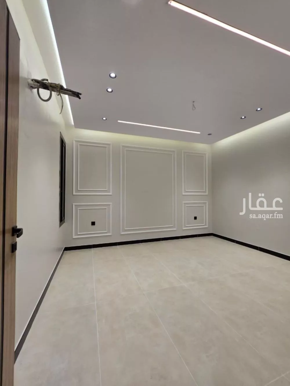8 bedroom villa in King Fahd 11