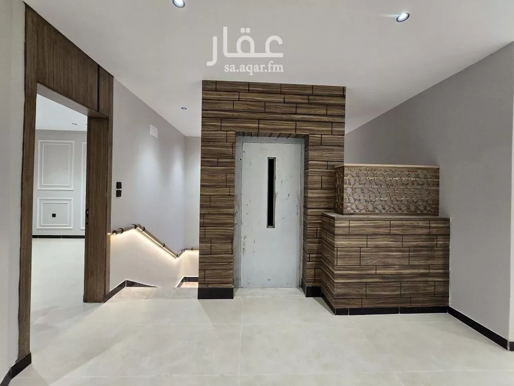 8 bedroom villa in King Fahd 28