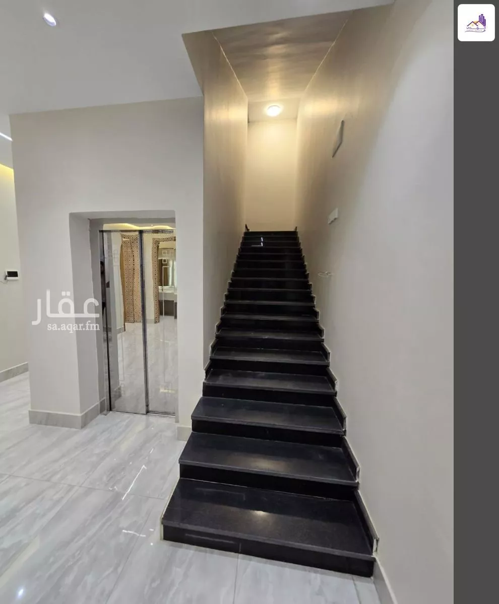 9 bedroom villa in King Fahd 12