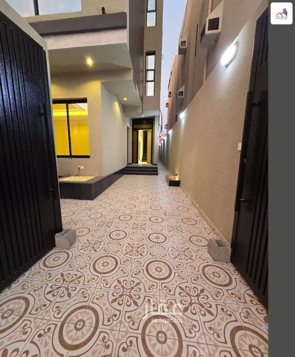 9 bedroom villa in King Fahd 8
