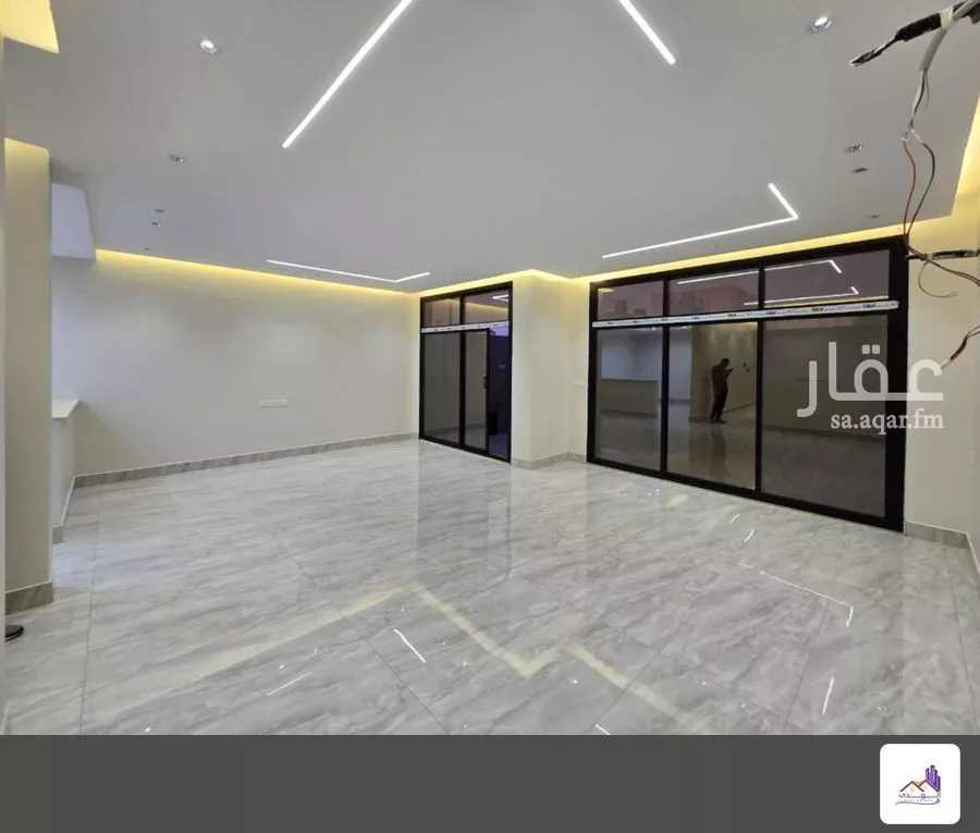 9 bedroom villa in King Fahd 10