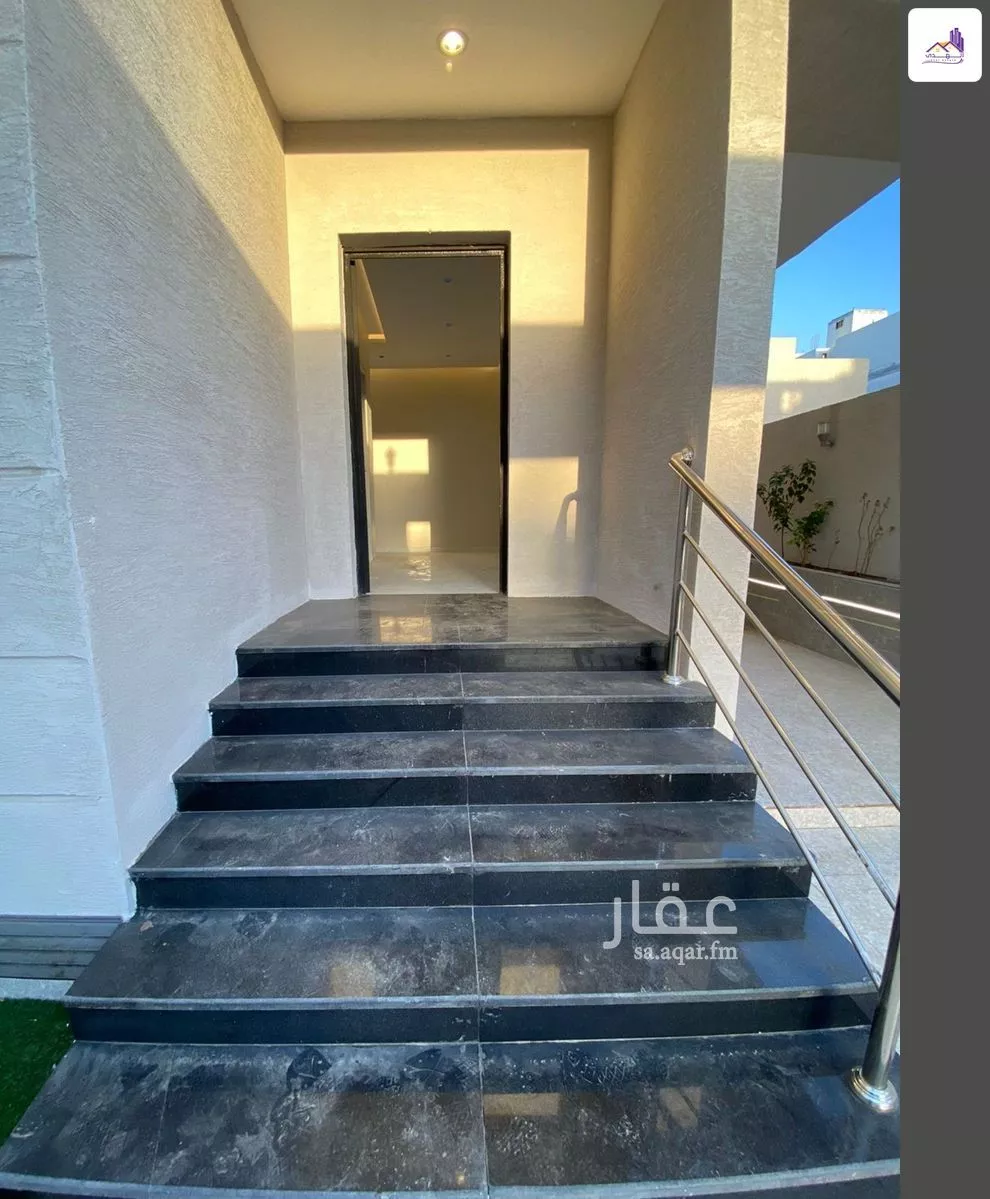9 bedroom villa in King Fahd 2