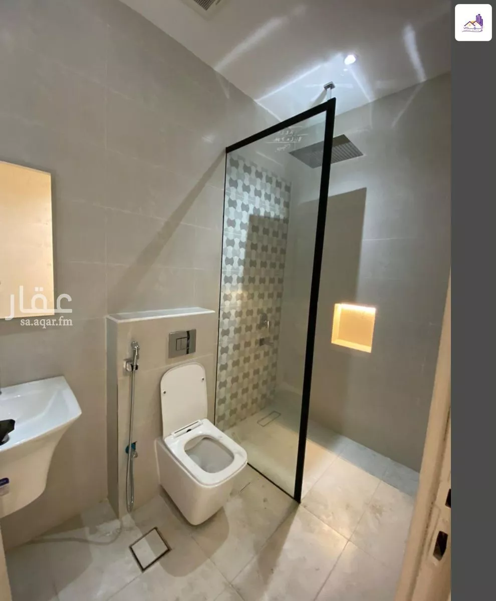 9 bedroom villa in King Fahd 11