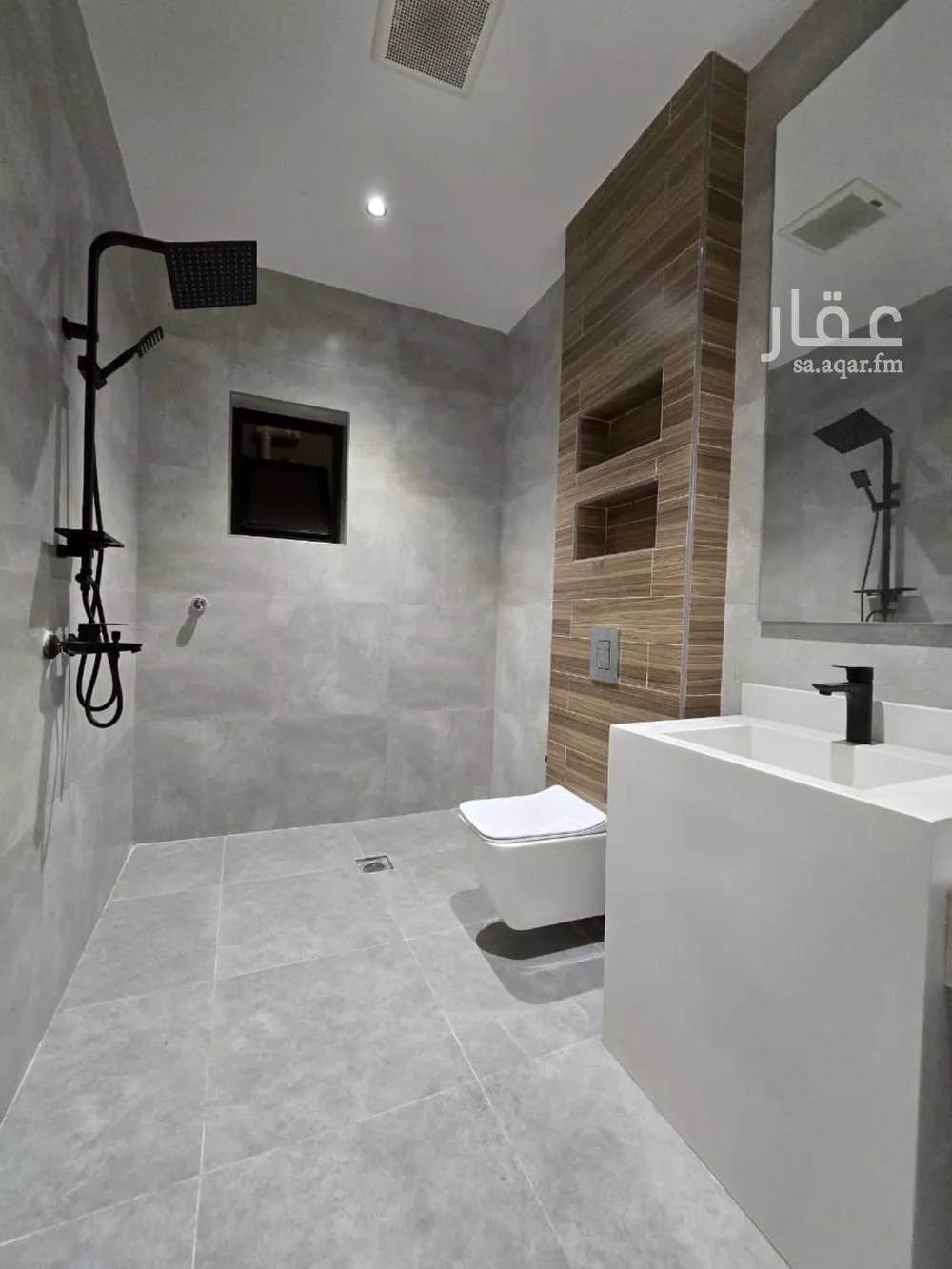 8 bedroom villa in King Fahd 11