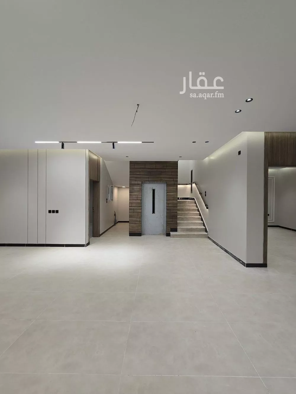 8 bedroom villa in King Fahd 13