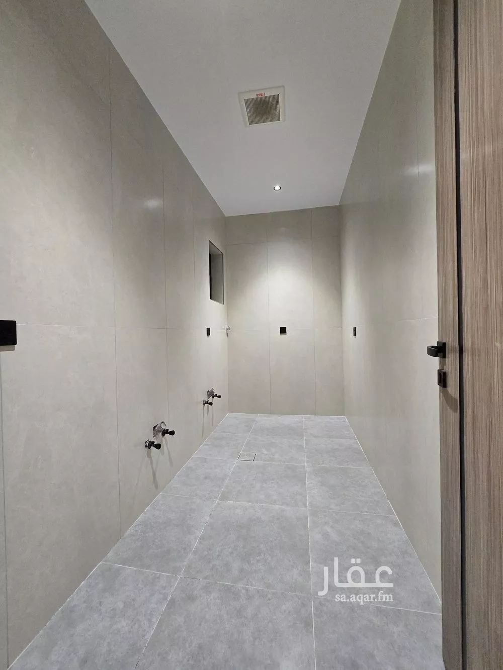 8 bedroom villa in King Fahd 15