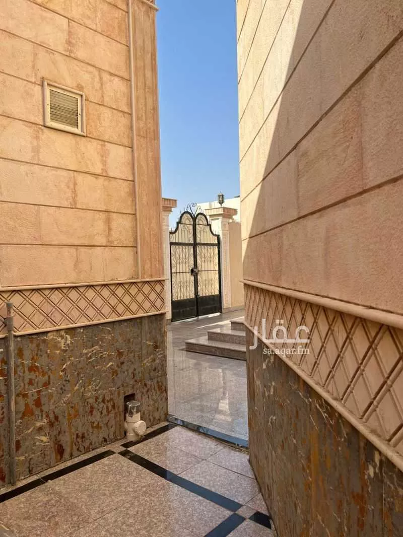8 bedroom villa in Al Nawariyyah 11