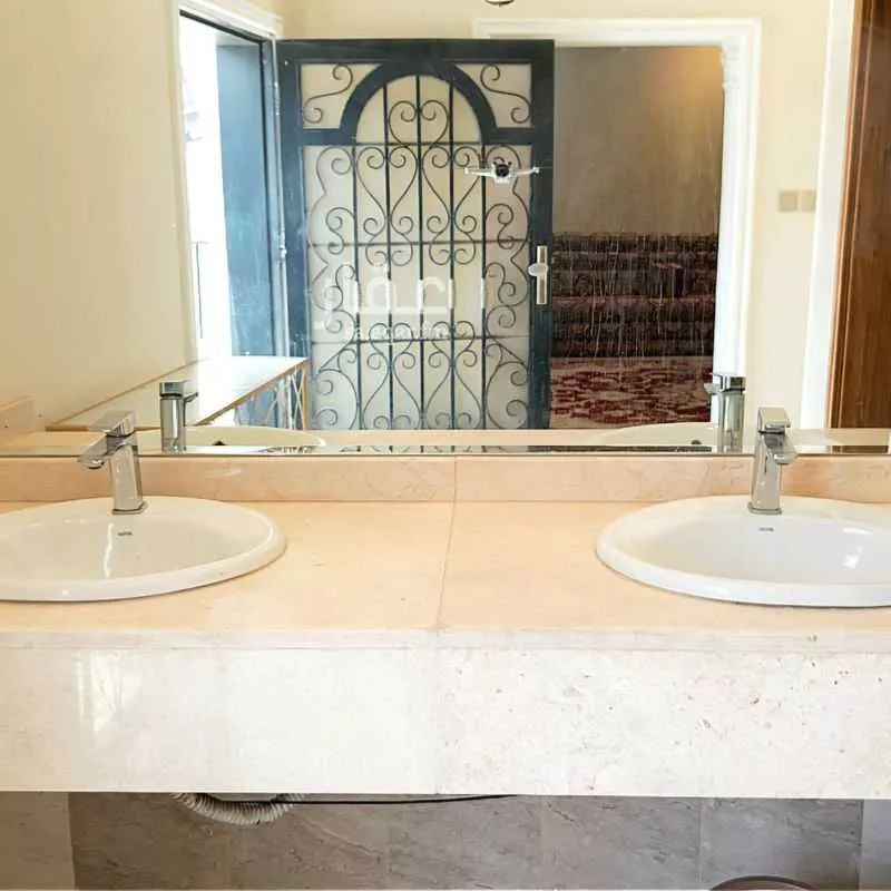 8 bedroom villa in Al Nawariyyah 3