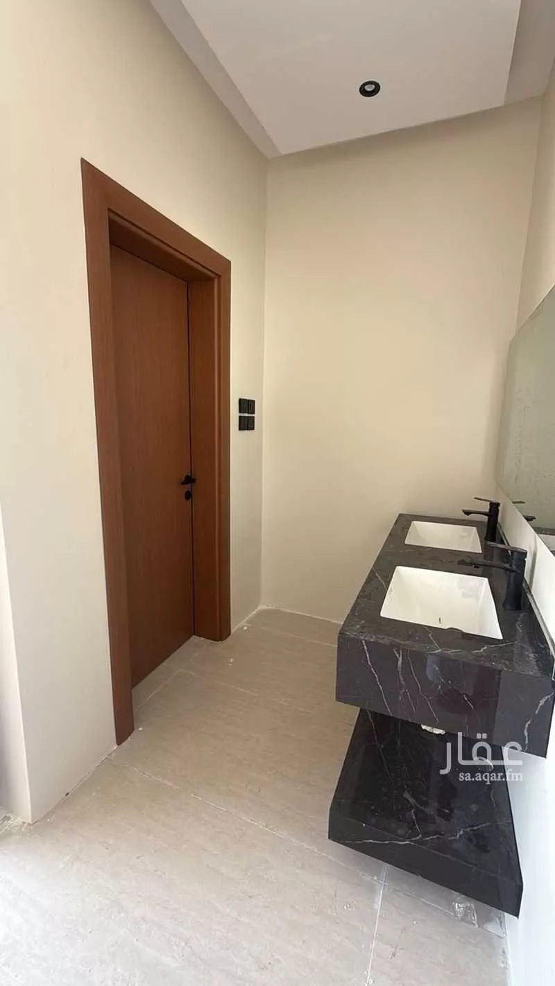 5 bedroom villa in King Fahd 2