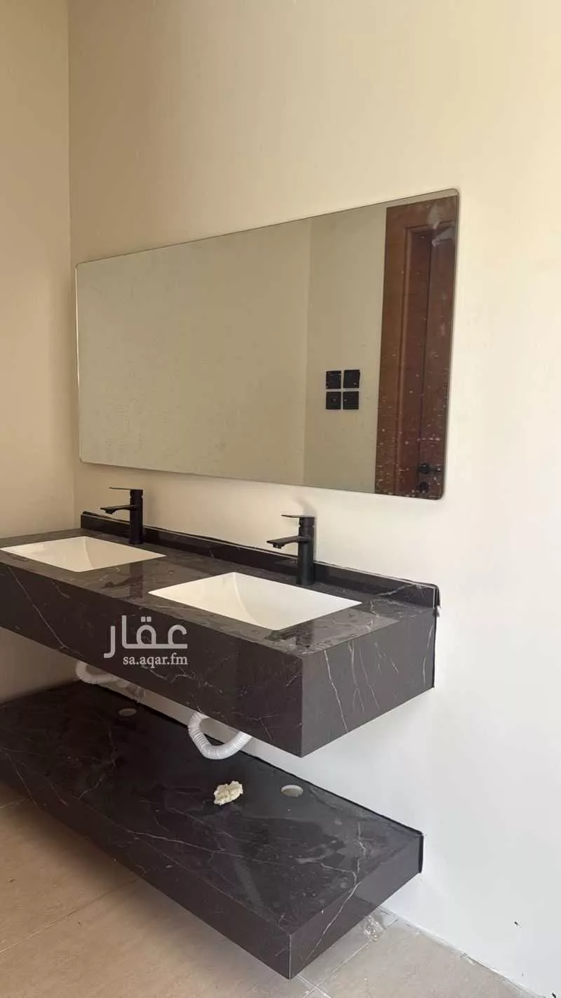 5 bedroom villa in King Fahd 4