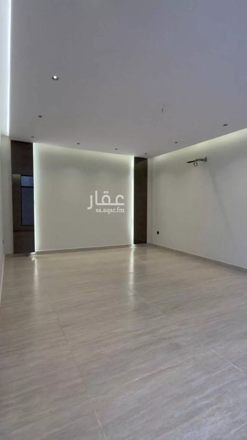 7 bedroom villa in Al Sharayea 3
