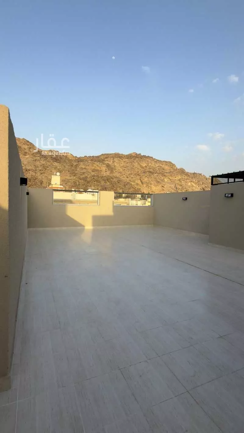 7 bedroom villa in Al Sharayea 9