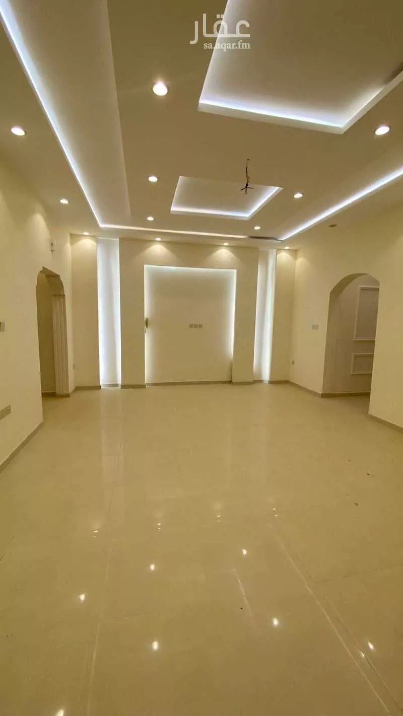 5 bedroom villa in King Fahd 4