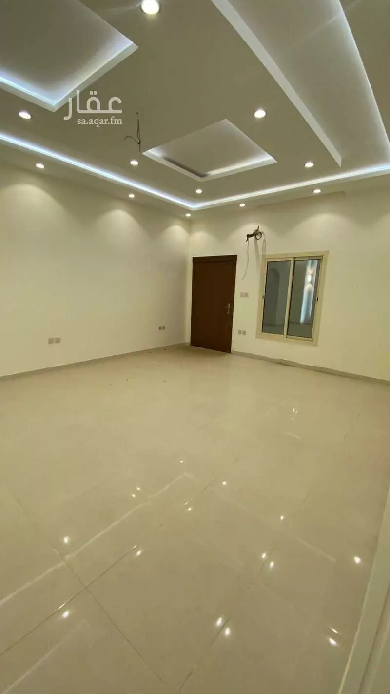 5 bedroom villa in King Fahd 8