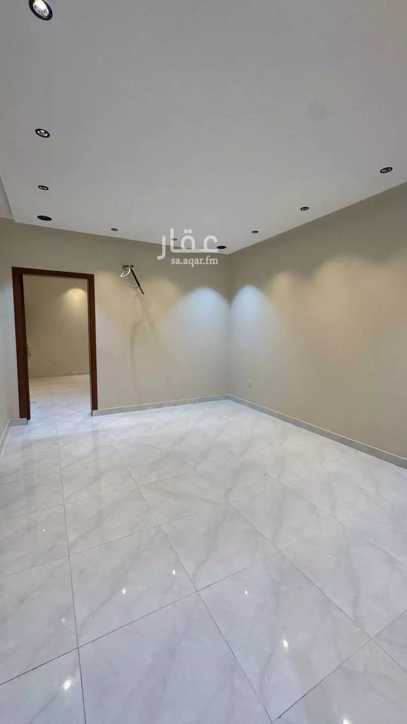 6 bedroom villa in King Fahd 10