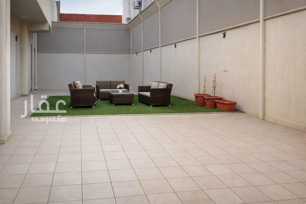 5 bedroom villa in King Fahd 8