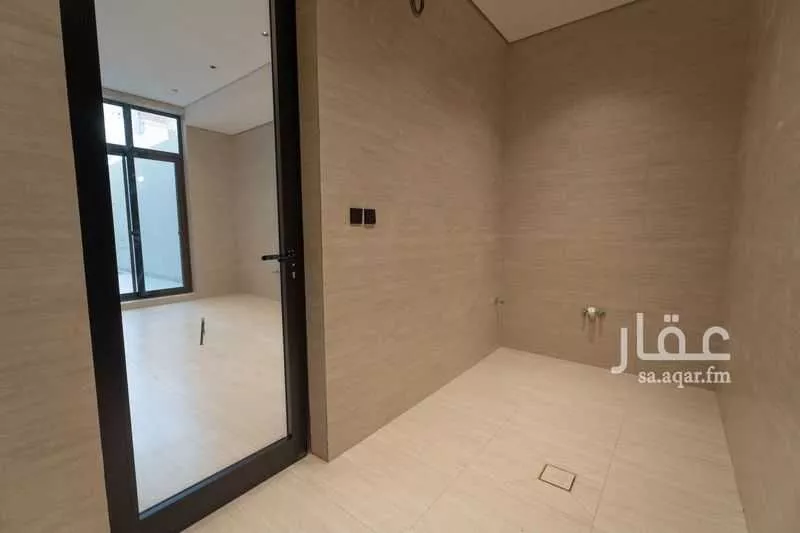 فيلا 5 غرف في الحمراء و ام الجود 11