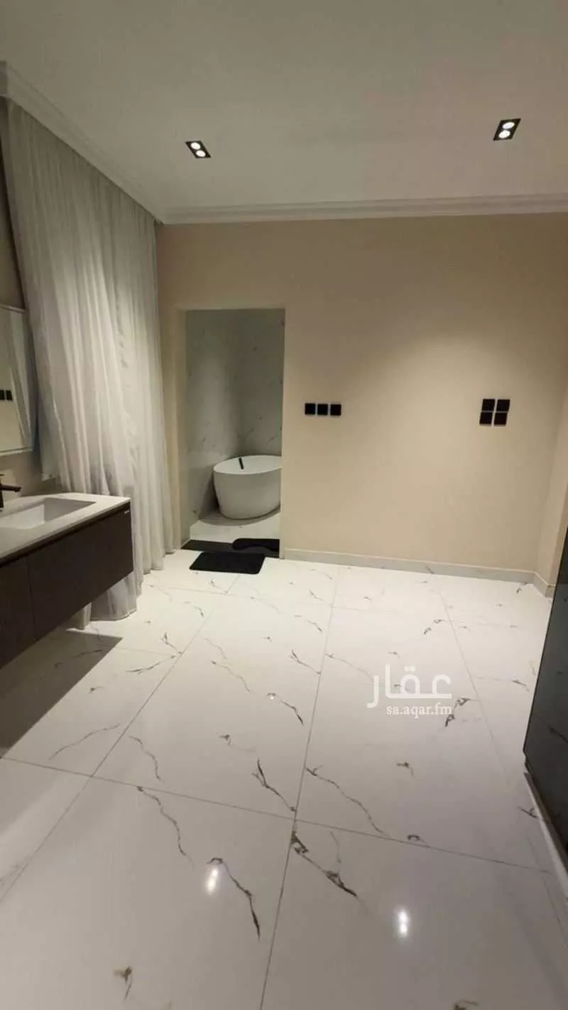 فيلا 10 غرف في الملك فهد 9