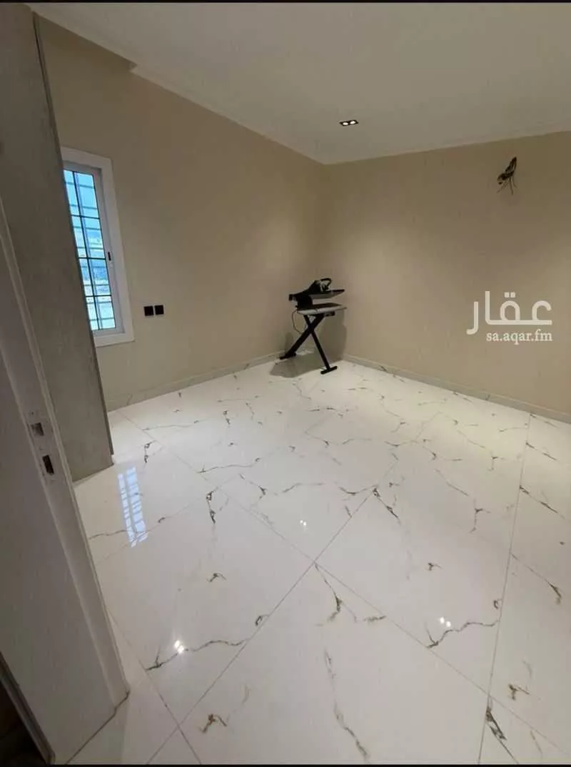 فيلا 10 غرف في الملك فهد 10