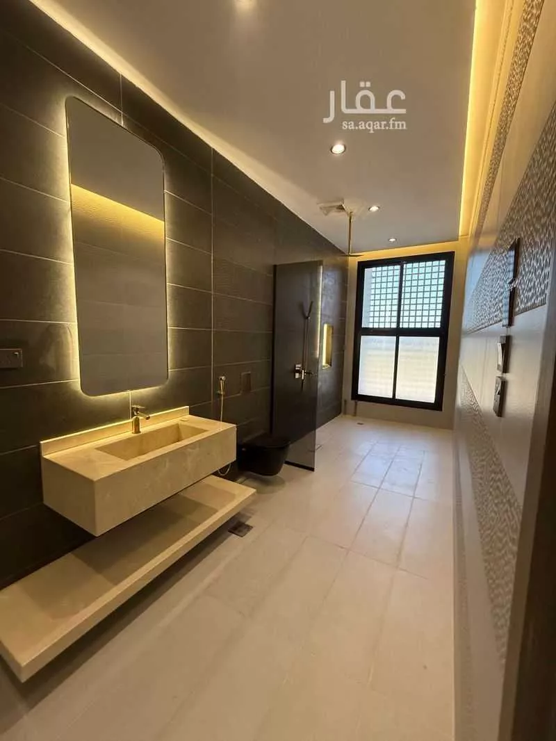 7 bedroom duplex in Al Ukayshiyyah 5