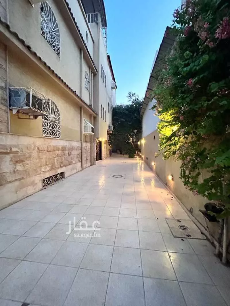 فيلا 8 غرف في الشوقية 2
