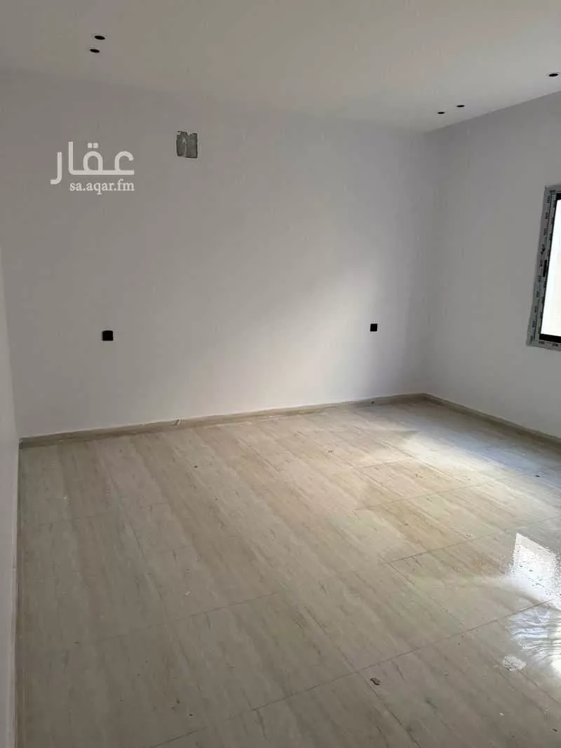 فيلا 6 غرف في الملك فهد 4