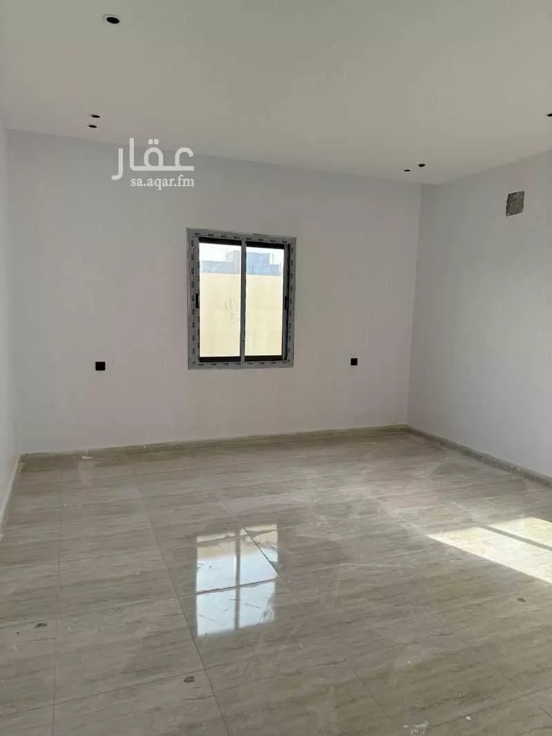 فيلا 6 غرف في الملك فهد 8